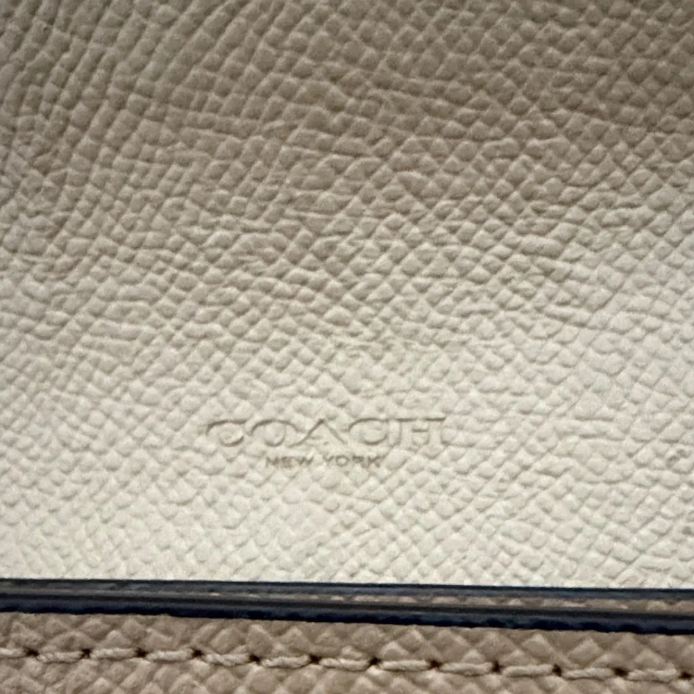 Coach Beige Leather Women's Wallet - Picture 4 of 8